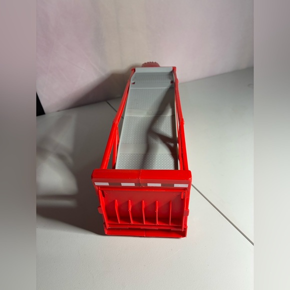 Mack Hauler Truck Ramp Storage Rusteze Lightning #95 Disney Cars - Picture 5 of 9